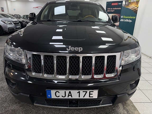 Jeep Grand Cherokee 17 of 19