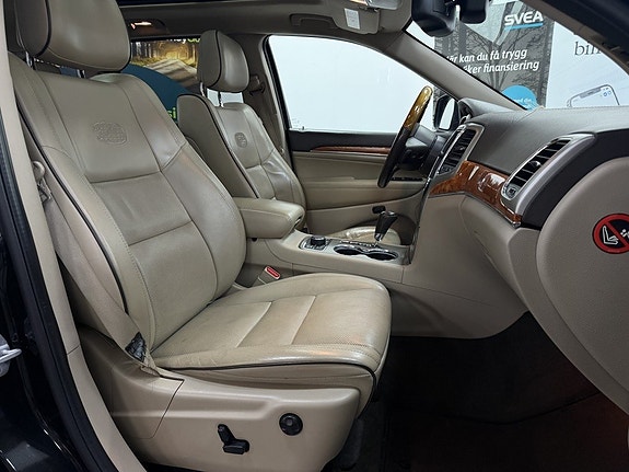 Jeep Grand Cherokee 11 of 19