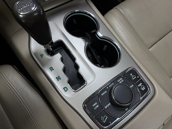 Jeep Grand Cherokee 9 of 19
