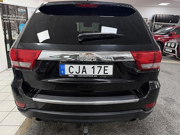Jeep Grand Cherokee 16 of 19