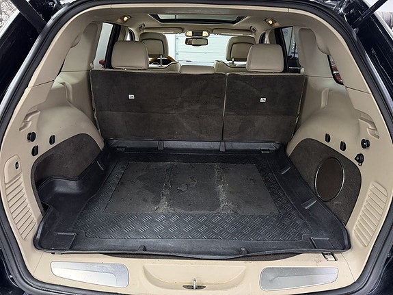 Jeep Grand Cherokee 15 of 19