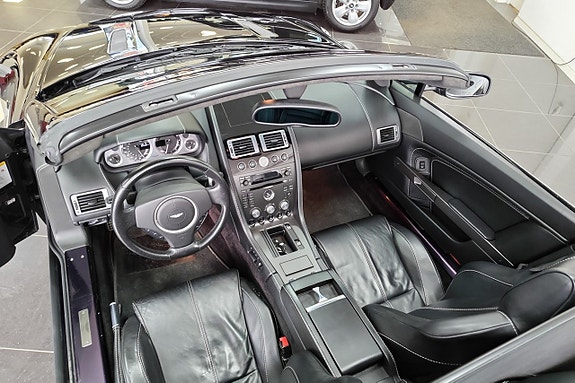 Aston Martin Vantage 14 of 15