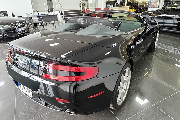 Aston Martin Vantage 11 of 15