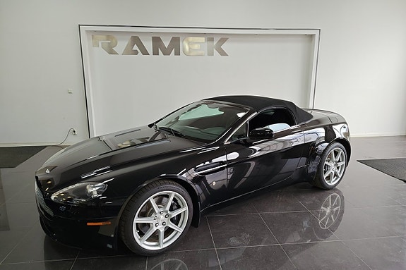 Aston Martin Vantage 6 of 15