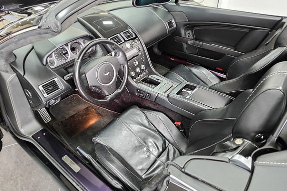 Aston Martin Vantage 13 of 15