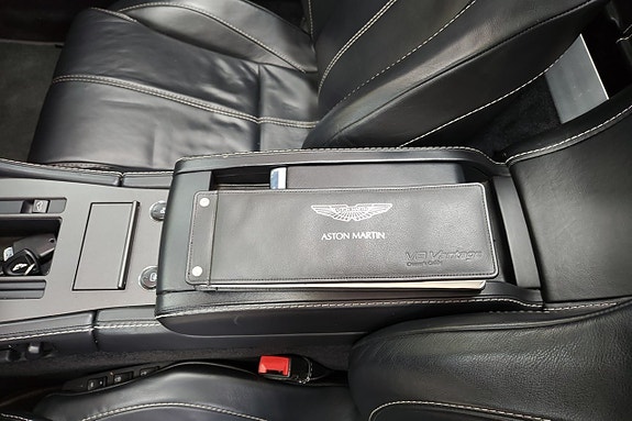 Aston Martin Vantage 15 of 15