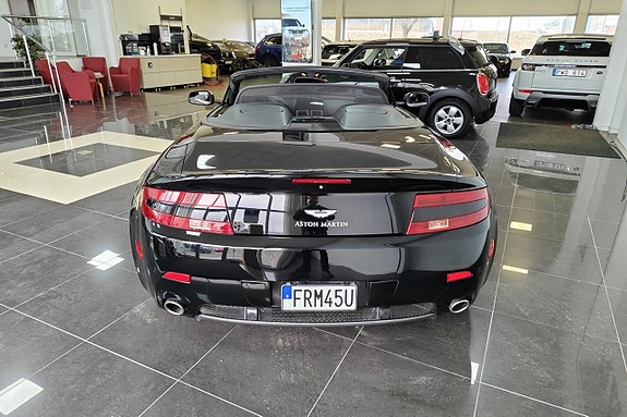 Aston Martin Vantage 4 of 5