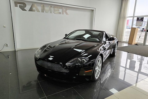 Aston Martin Vantage 9 of 15
