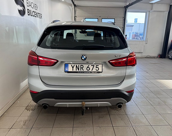 BMW X1 4 of 5