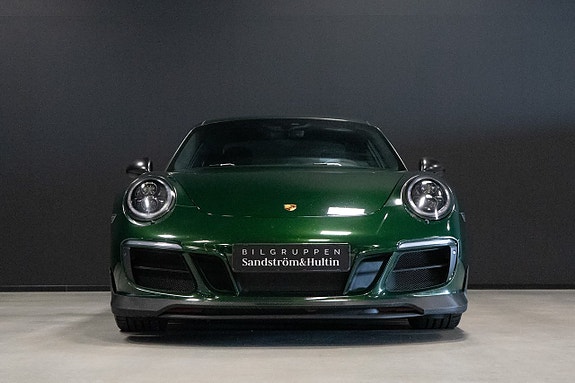 Porsche 911 Carrera 4 GTS 7 of 20