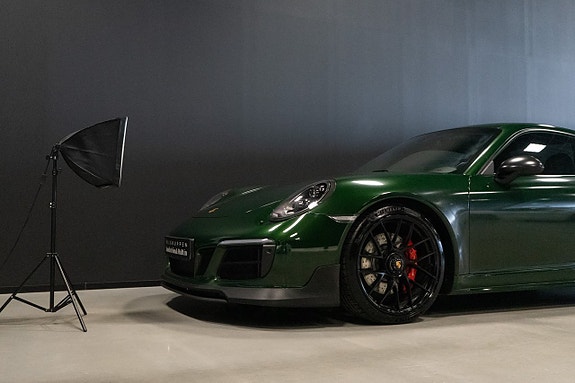Porsche 911 Carrera 4 GTS 6 of 20