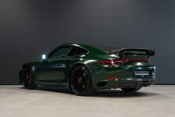 Porsche 911 4 of 5