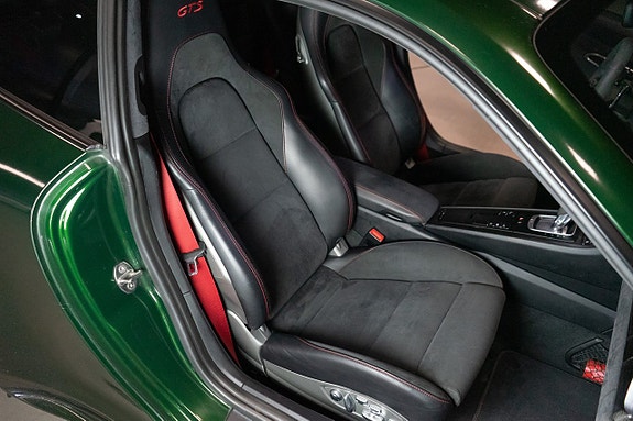 Porsche 911 Carrera 4 GTS 19 of 20