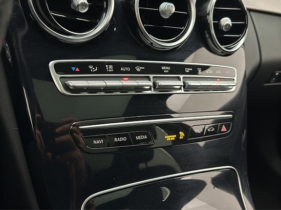 Mercedes-Benz C200 14 of 30