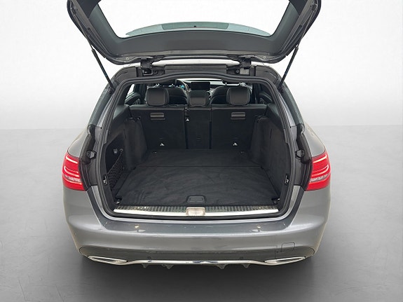 Mercedes-Benz C200 8 of 30