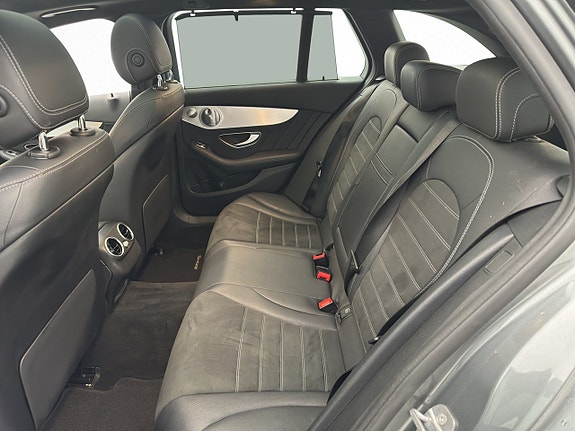 Mercedes-Benz C200 17 of 30
