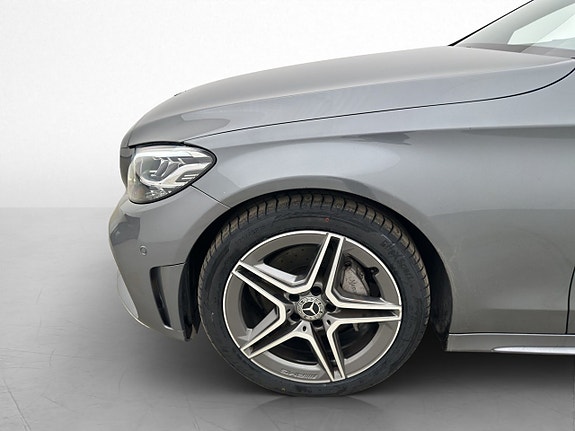 Mercedes-Benz C200 27 of 30