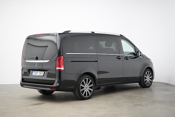 Mercedes-Benz V250 23 of 25