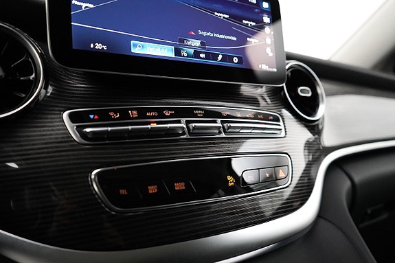 Mercedes-Benz V250 15 of 25