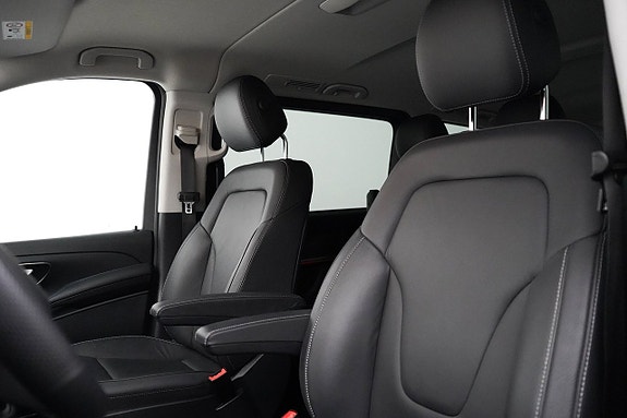 Mercedes-Benz V250 6 of 25