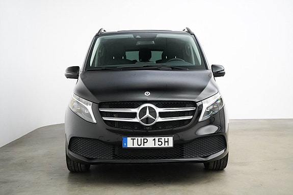 Mercedes-Benz V250 22 of 25