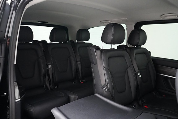 Mercedes-Benz V250 10 of 25