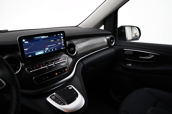 Mercedes-Benz V250 12 of 25