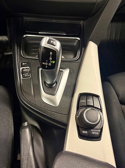 BMW 320 11 of 18