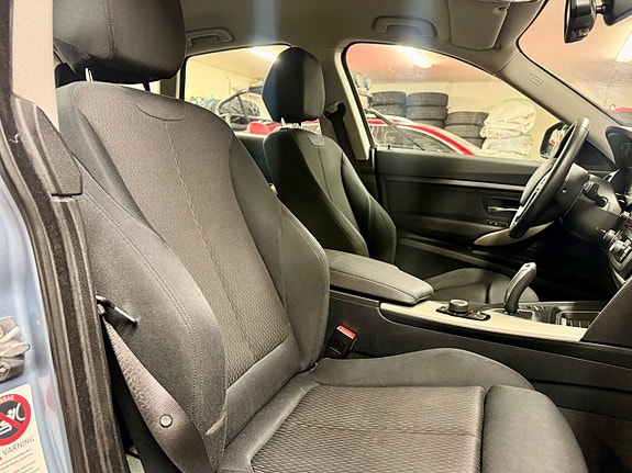 BMW 320 16 of 18