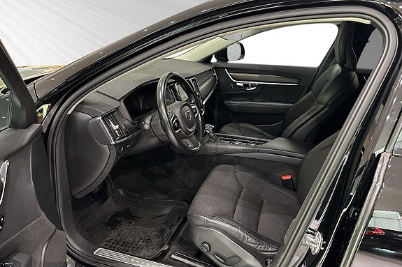 Volvo V90 Cross Country 7 of 17