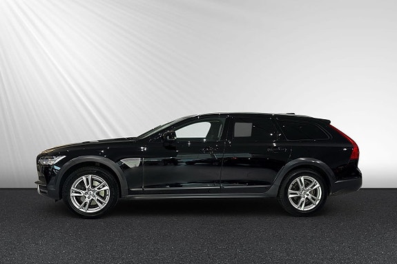 Volvo V90 Cross Country 3 of 5