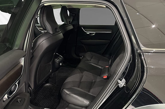 Volvo V90 Cross Country 8 of 17