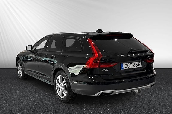Volvo V90 Cross Country 4 of 5