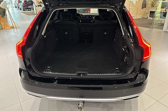 Volvo V90 Cross Country 12 of 17
