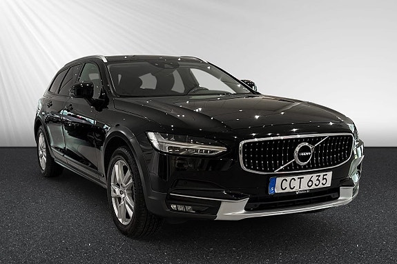 Volvo V90 Cross Country 6 of 17