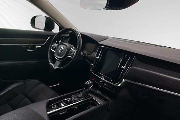 Volvo V90 Cross Country 10 of 17