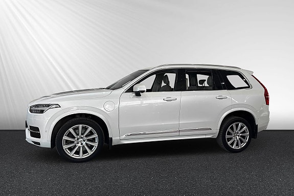 Volvo XC90 3 of 5