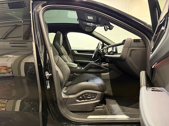 Porsche Cayenne 25 of 27