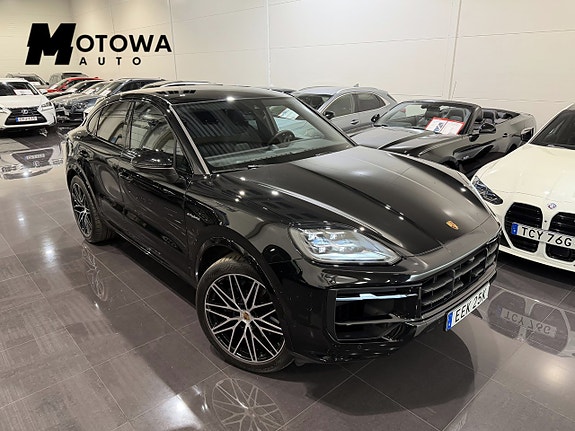 Porsche Cayenne 10 of 27