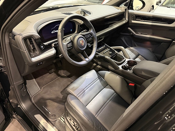 Porsche Cayenne 23 of 27