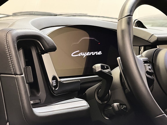 Porsche Cayenne 16 of 27