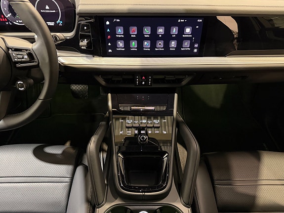 Porsche Cayenne 18 of 27