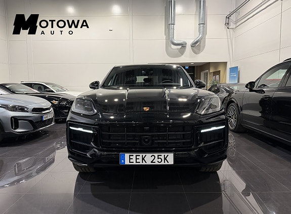 Porsche Cayenne 5 of 5