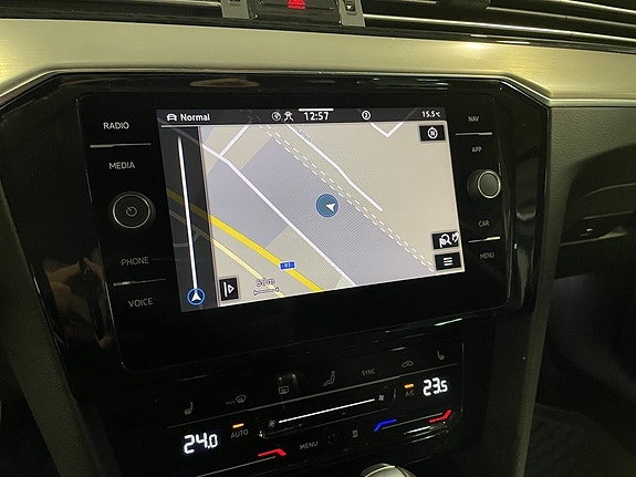 Volkswagen Passat Alltrack 10 of 11