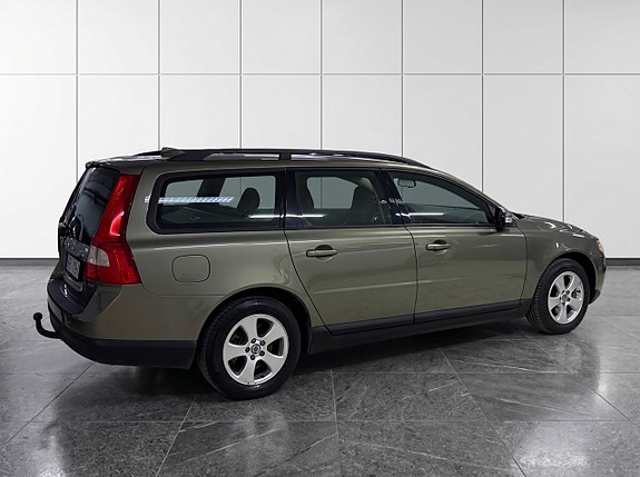 Volvo V70 9 of 16