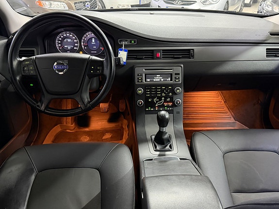 Volvo V70 14 of 16