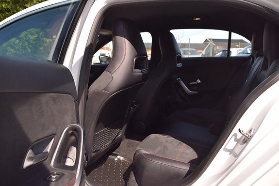 Mercedes-Benz A180 10 of 23