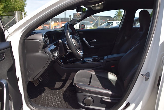 Mercedes-Benz A180 8 of 23