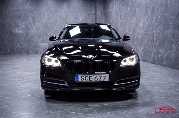 BMW 520 2 of 5
