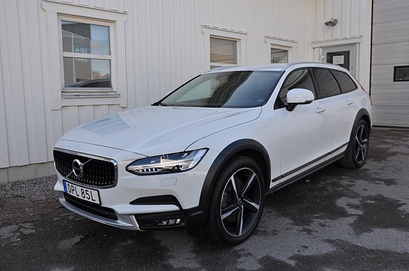 Volvo V90 Cross Country 4 of 5